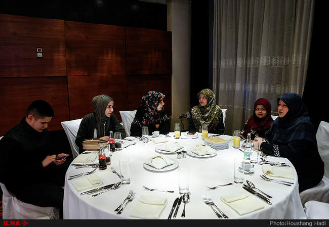 ورود محمدجواد ظریف به بوسنی و حضور در جمع ایرانیان مقیم این کشور