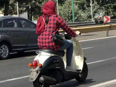  استقبال اصولگراها از قانونی‌شدن اعطای گواهینامه موتورسیکلت به زنان