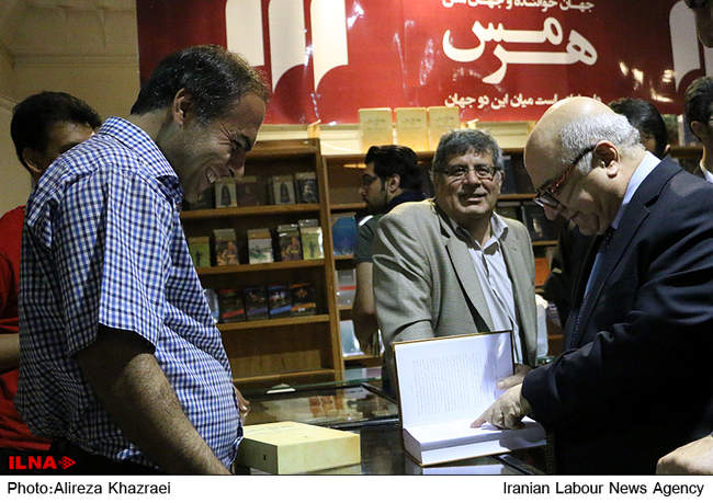 بازدید وزیر فرهنگ عراق از بیست و هشتمین نمایشگاه کتاب