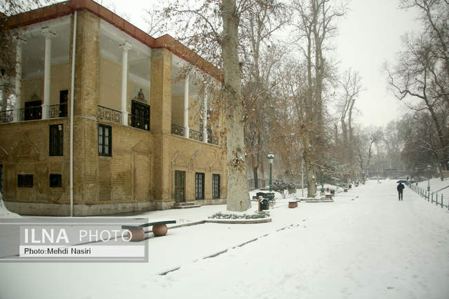 مجموعه فرهنگی-تاریخی نیاوران در یک روز برفی
