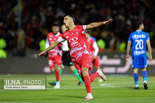 دیدار تیمهای فوتبال استقلال تهران پرسپولیس تهران