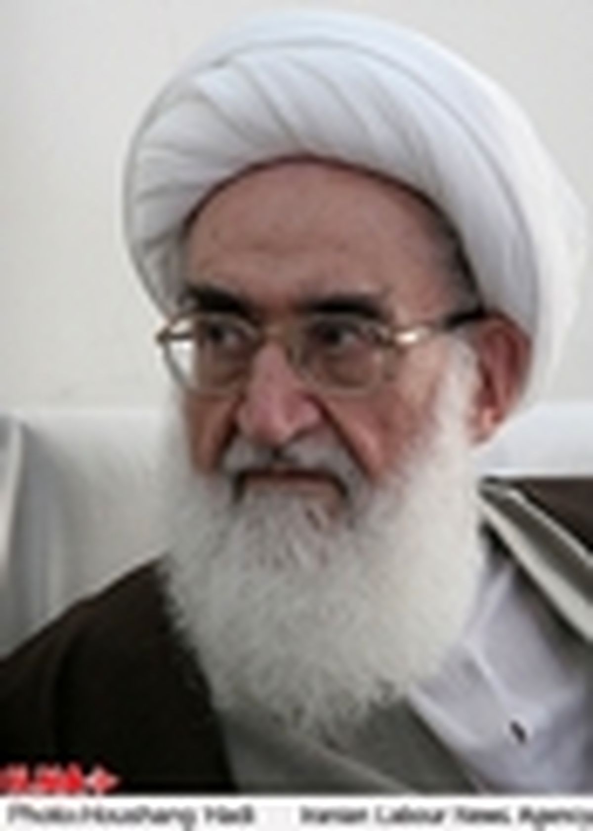 دولت ریشه کن کردن فقر را از اولویت های خود قرار دهد