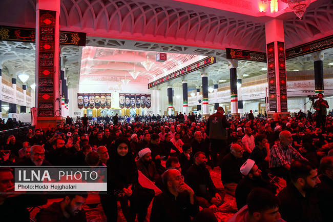 تعویض پرچم گنبد نورانی حضرت فاطمه معصومه سلام الله علیها