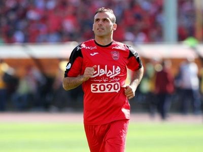 جلال حسینی: مشکلات بازیکنان پرسپولیس فنی نیست/ مگر باشگاه‌داری مسخره‌بازی است؟