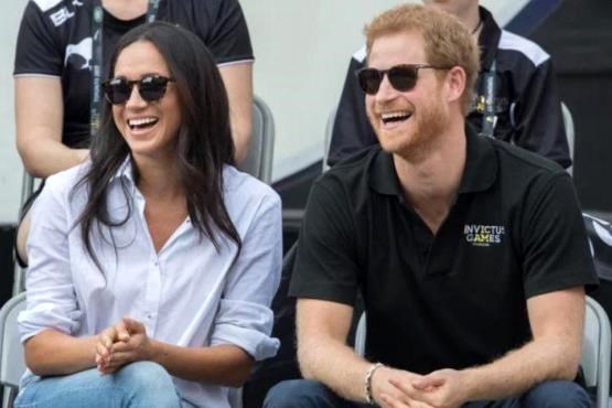 نامزدی نوه ملکه بریتانیا با بازیگر آمریکایی/عکس