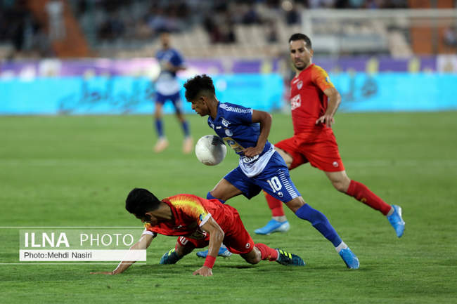 دیدار تیمهای استقلال تهران و فولاد خوزستان
