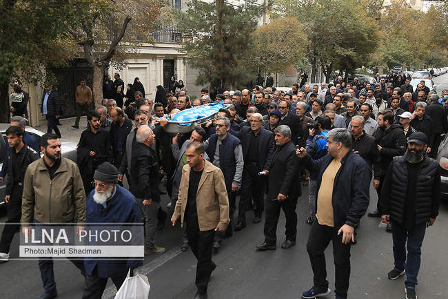  تشییع مرحومه مغفوره «زرین احمدی نژاد»