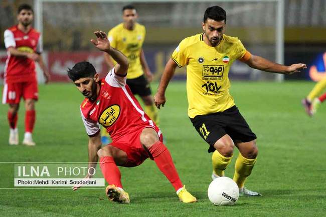 تساوی تیم فوتبال سپاهان اصفهان و پرسپولیس تهران 