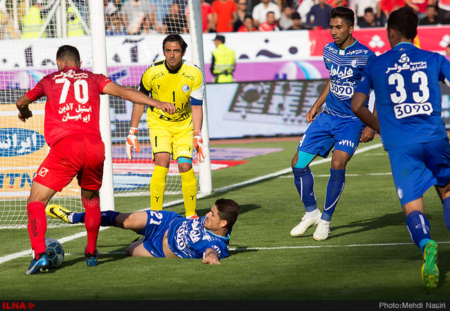 هشتاد و سومین داربی تیم های فوتبال استقلال و پرسپولیس