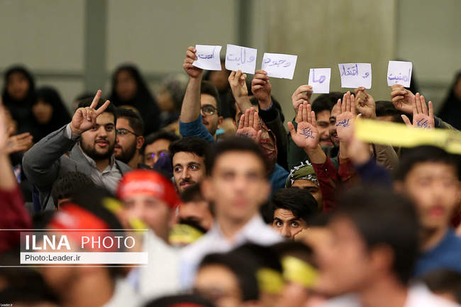 دیدار هزاران نفر از دانشجویان و دانش‌آموزان با رهبر معظم انقلاب اسل�