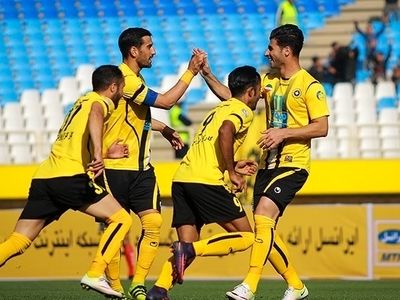 سرپرست سپاهان: سردی رختکن نقش جهان برای هر دو تیم بود/ نفش جهان بهترین ورزشگاه ایران و آسیا است