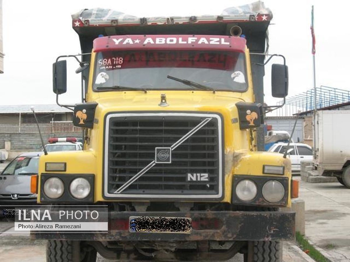توقیف کامیون حامل بیش از 3 تن چای قاچاق در مهاباد 