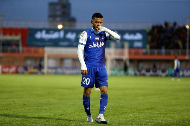 گزارش تصویری نیمه اول بازی مس کرمان - استقلال