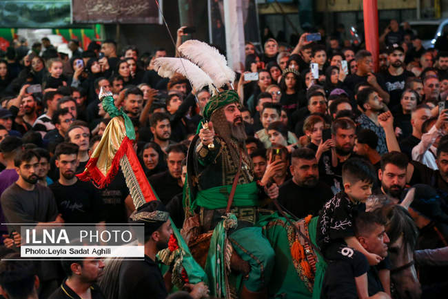 آیین مشعل گردانی در دولت آباد