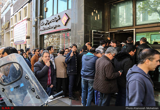 افزایش حضور فروشندگان ارز خانگی در بازار فردوسی