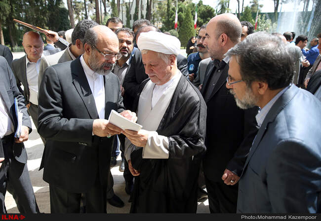 دیدار استادان و دانشجویان نخبه علم رباتیک دانشگاه آزاد اسلامی با آیت‌الله هاشمی رفسنجانی