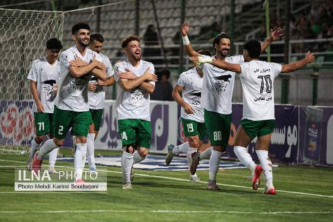 برد خانگی تیم فوتبال ذوب آهن اصفهان مقابل مس رفسنجان