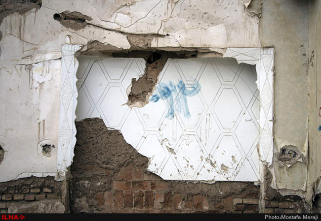 وضعیت نابسامان خانه های کلنگی شهرداری در خیابان فاطمی (دورشهر) قم