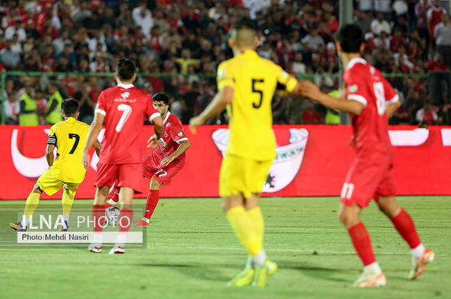 دیدار تیمهای فوتبال پرسپولیس تهران و فجر شهید سپاسی شیراز 