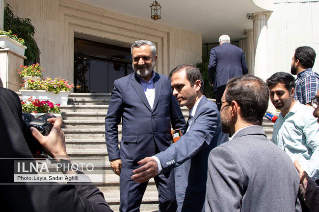 حاشیه جلسه هیئت دولت