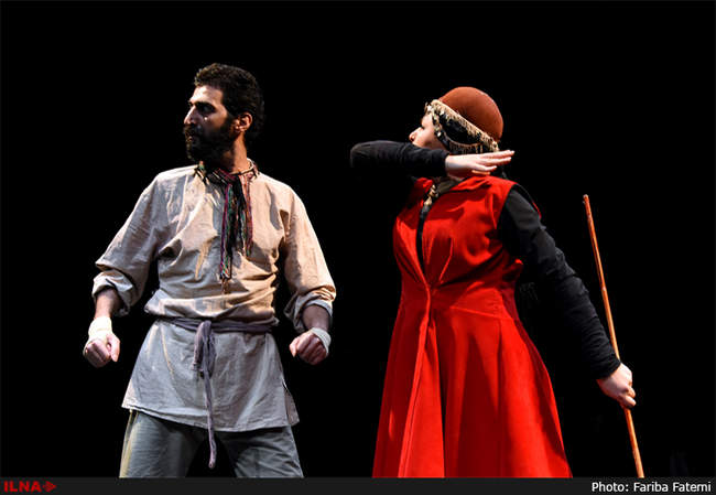 نمایش بوقلمون در تهران به روی صحنه رفت