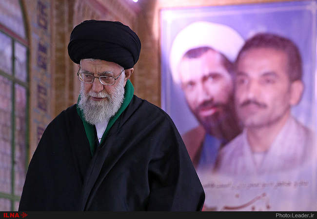 گزارش تصویری حضور رهبر انقلاب در مرقد مطهر امام راحل و گلزار شهدا