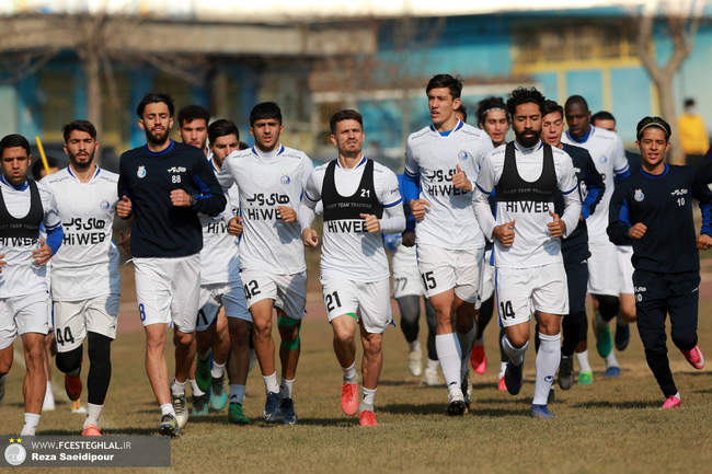 گزارش تصویری تمرین استقلال: پرواز دیاباته و شادی آبی‌ها