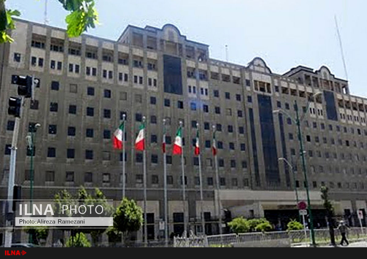 کارگران پتروشیمی مقابل مجلس تجمع کردند