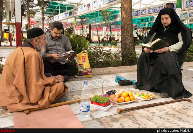 زیارت اهل قبور در آخرین پنجشنبه سال / قم