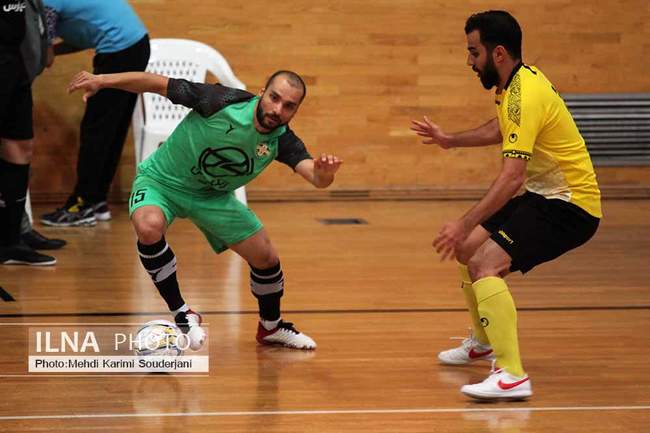 تیم فوتسال سپاهان از سد تیم زندی بتن کلاردشت گذشت 