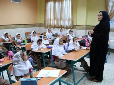 استفاده از ظرفیت حق‌التدریسی‌ها و آموزشیاران نهضت برای جبران کمبود ۲۰۰ هزار معلم 