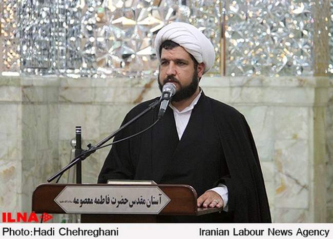 غبار روبی حرم مطهر حضرت فاطمه معصومه(س)