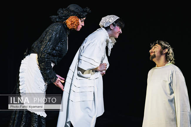 نمایش «شب دوازدهم» در عمارت هما