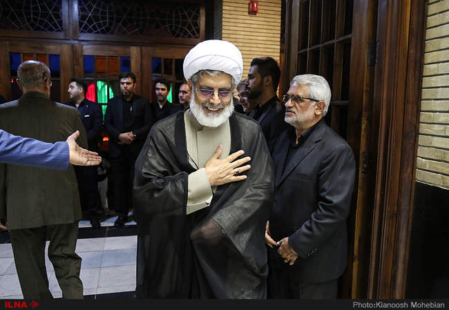 گزارش تصویری از حضور فعالان سیاسی اصلاح‌طلب و اصولگرا در مراسم ترحی�