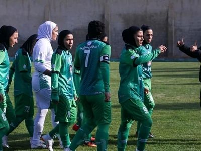 پیروزی ذوب آهن مقابل همیاری/ صدرنشینی سبزپوشان 