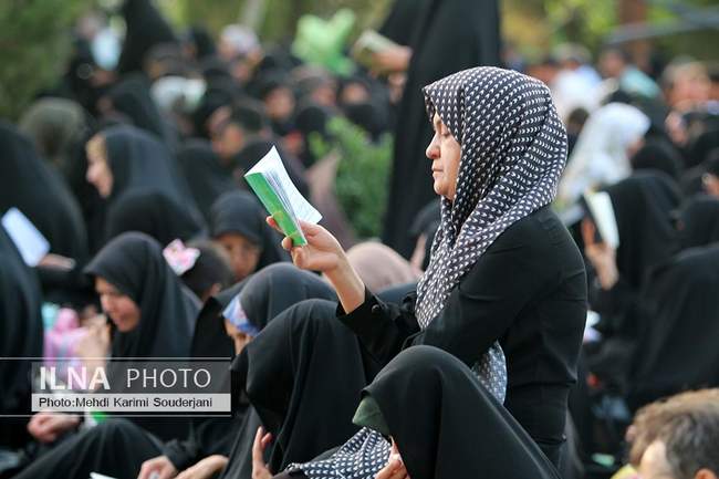 روز عرفه در گلستان شهدای اصفهان