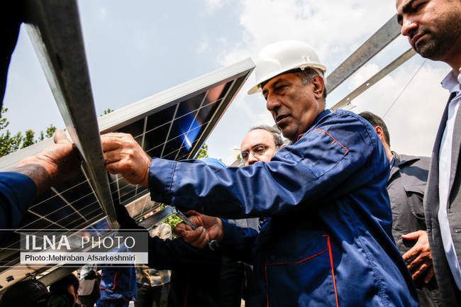 نصب پنل های خورشیدی در سالن اجلاس سران