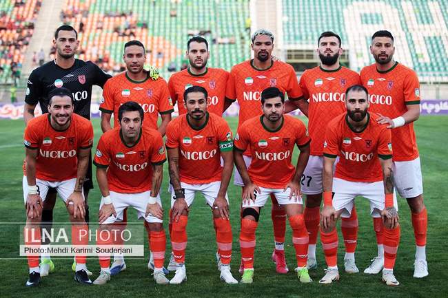 برد خانگی تیم فوتبال ذوب آهن اصفهان مقابل مس رفسنجان