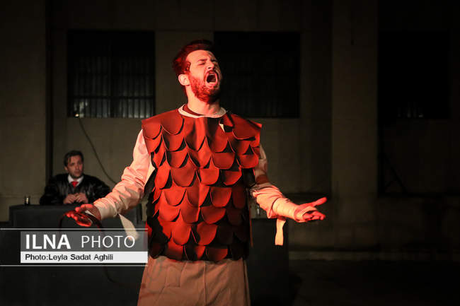 دموکراسی سفارشی 