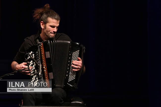 هفتمین شب جشنواره موسیقی فجر بخش بین الملل در تالار وحدت