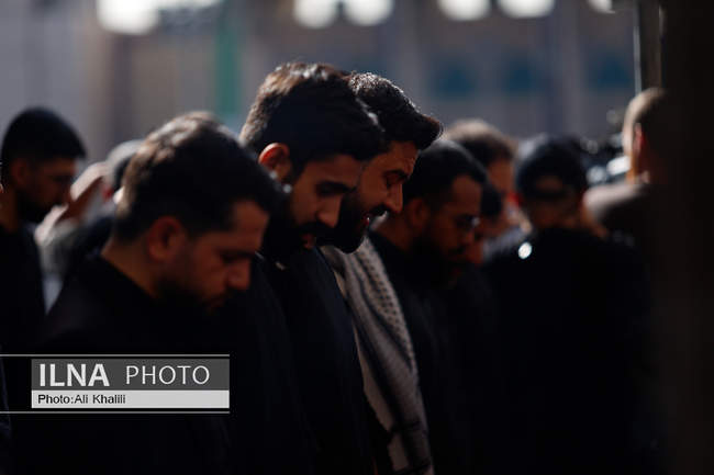 اقامه نماز بر پیکر رهبر شهید انقلاب در مصلای تهران / 7