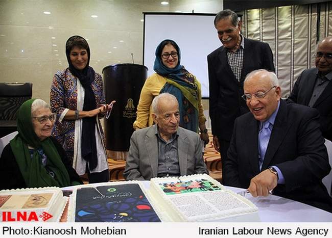 مراسم تقدیر از توران میرهادی و رونمایی از جلد پانزدهم فرهنگنامه کودک