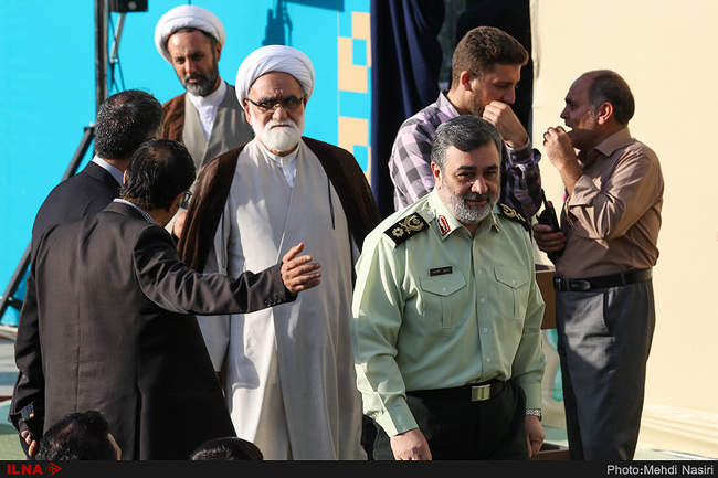 اقامه نماز عید فطر به امامت مقام معظم رهبری