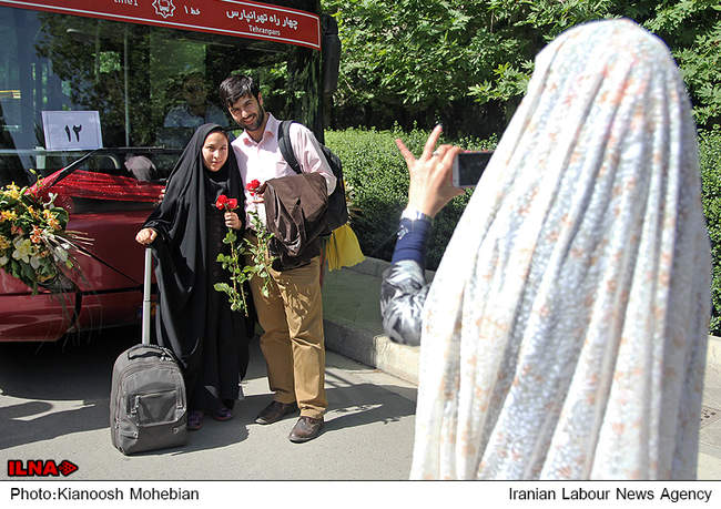 اعزام 600 زوج دانشجوی دانشگاه تهران به مشهد مقدس 