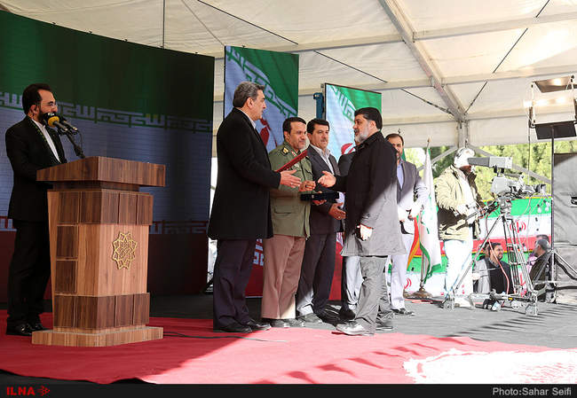 مراسم اهتزاز بزرگترین پرچم جمهوری اسلامی ایران