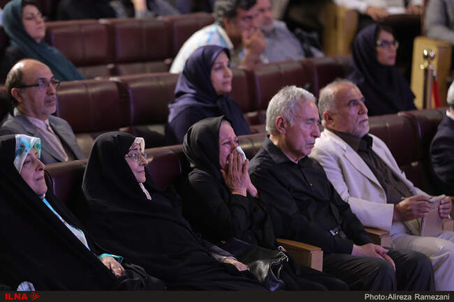 مراسم رونمایی از تندیس و تمبر مریم میرزاخانی