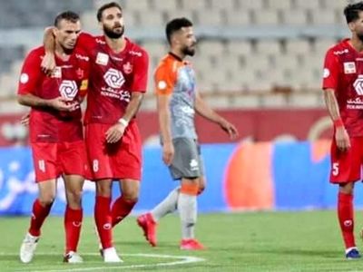 ویدیو: ورود بازیکنان پرسپولیس به ورزشگاه شهید دستگردی