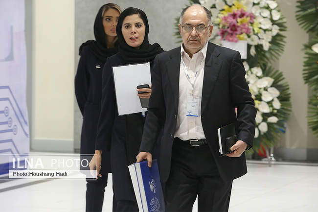 نشست رونمایی از گزارش 1403 شرکت صنایع تولیدی کروز