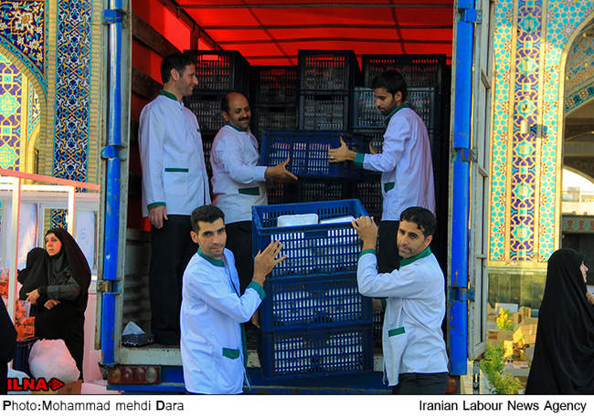 ضیافت افطاری در حرم مطهر امام رضا (ع) 