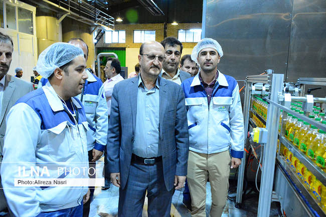 بازدید استاندار قزوین از 4 واحد صنعتی در تاکستان